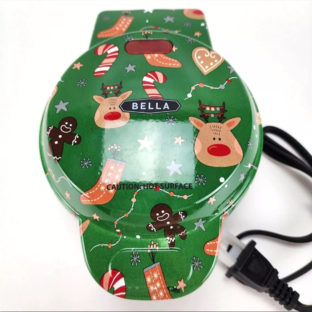 Bella Mini Gingerbread Man Waffle Maker Green Reindeer Special Edition